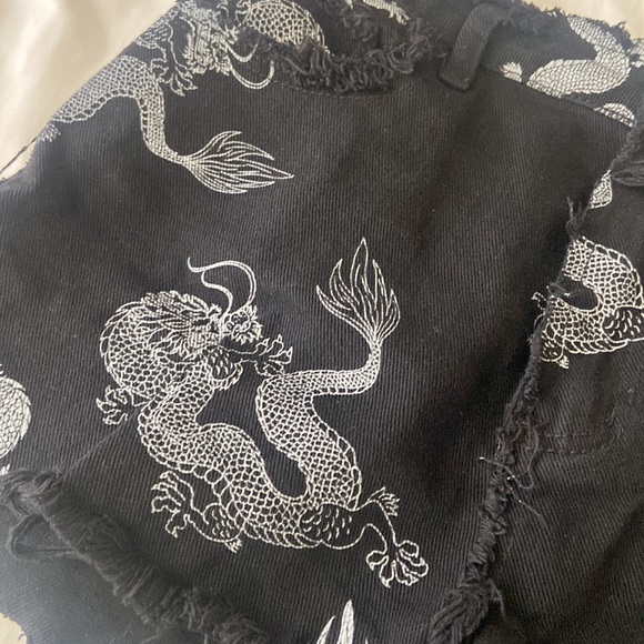 Black large size shorts with dragons on them. - Picture 4 of 5
